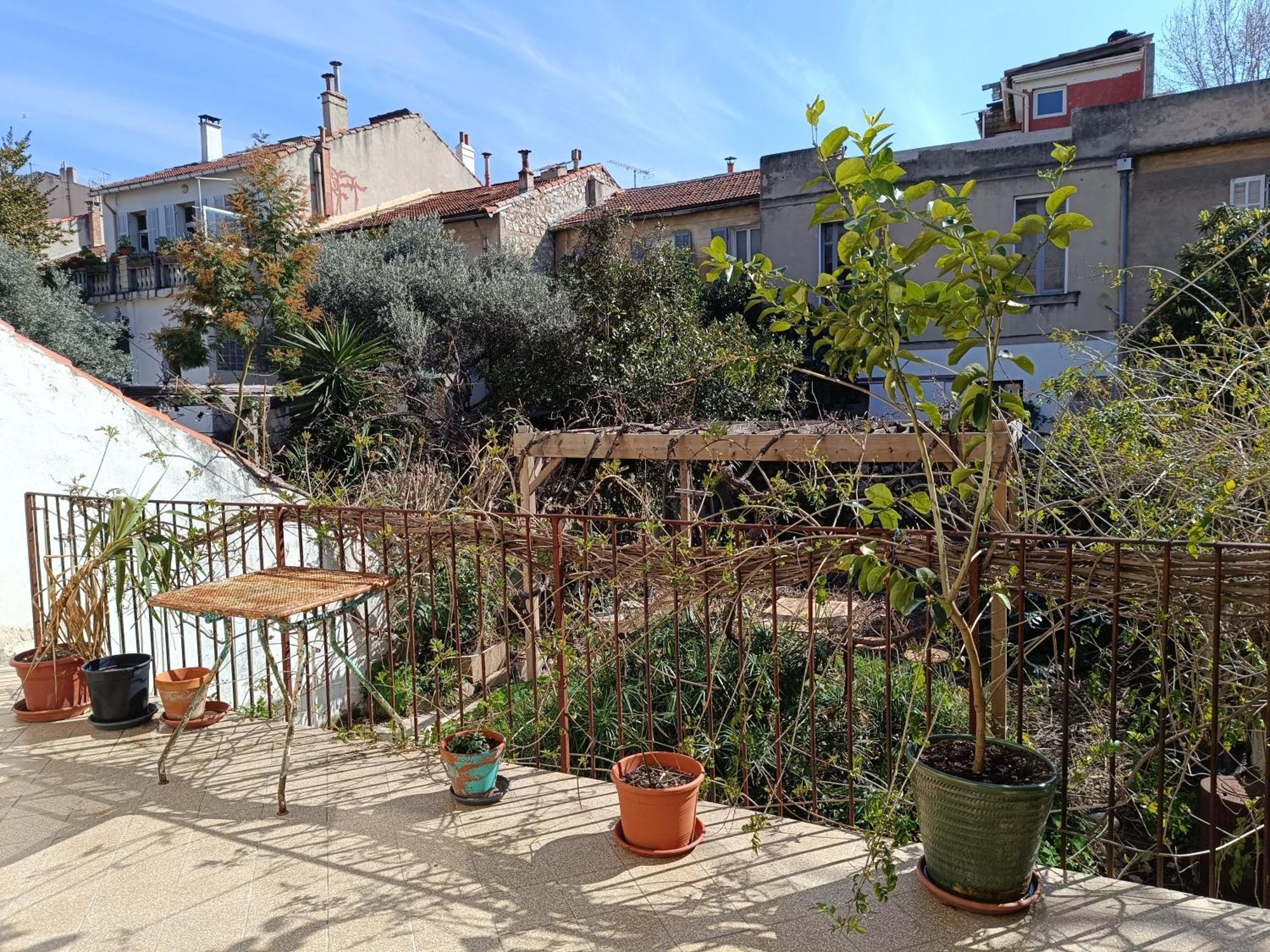 D'hotes 2 Pers - Maison Avec Jardin Et Terrasse Pres De La Friche De La Belle De Mai Privatunterkunft Marseilles